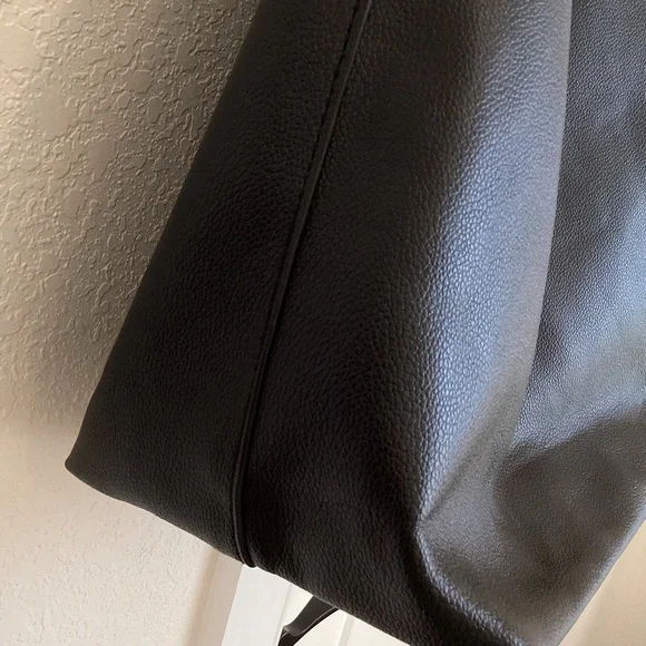 Anthropologie Slouchy Faux-Leather Tote NWOT Black Gold Knob - Picture 11 of 11